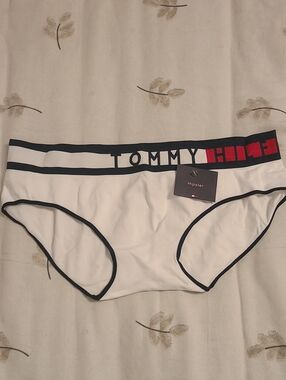 Tommy Hilfiger White Hipster Briefs with Navy Trim and Red Logo